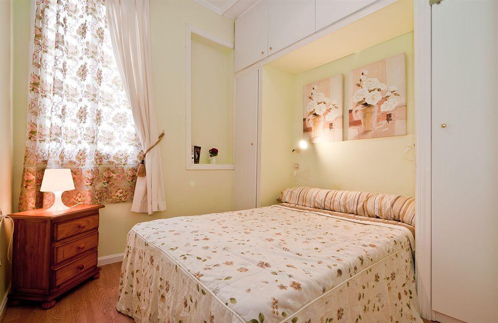 מדריד Apartamentos Aqui Me Quedo מראה חיצוני תמונה