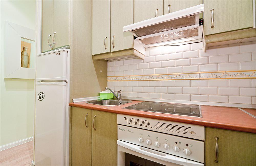 מדריד Apartamentos Aqui Me Quedo מראה חיצוני תמונה