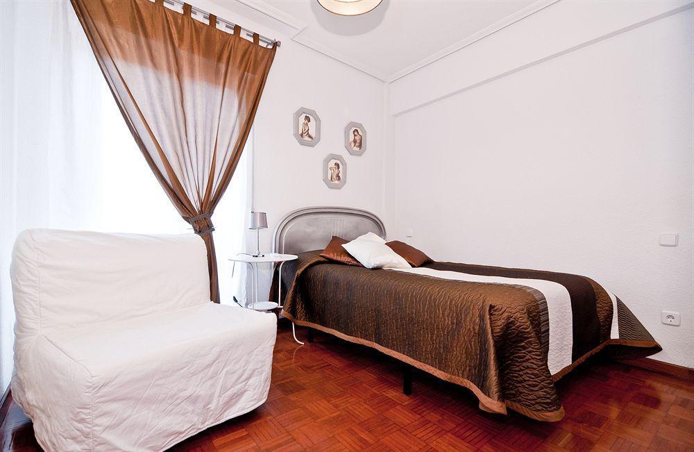 מדריד Apartamentos Aqui Me Quedo מראה חיצוני תמונה