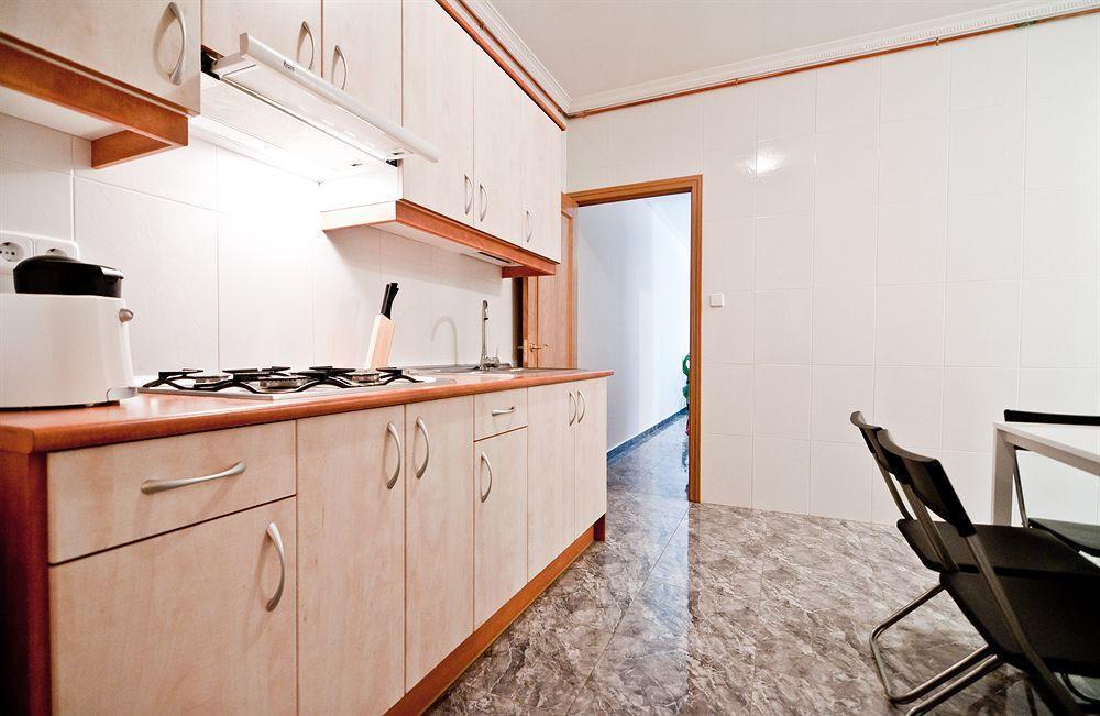 מדריד Apartamentos Aqui Me Quedo מראה חיצוני תמונה