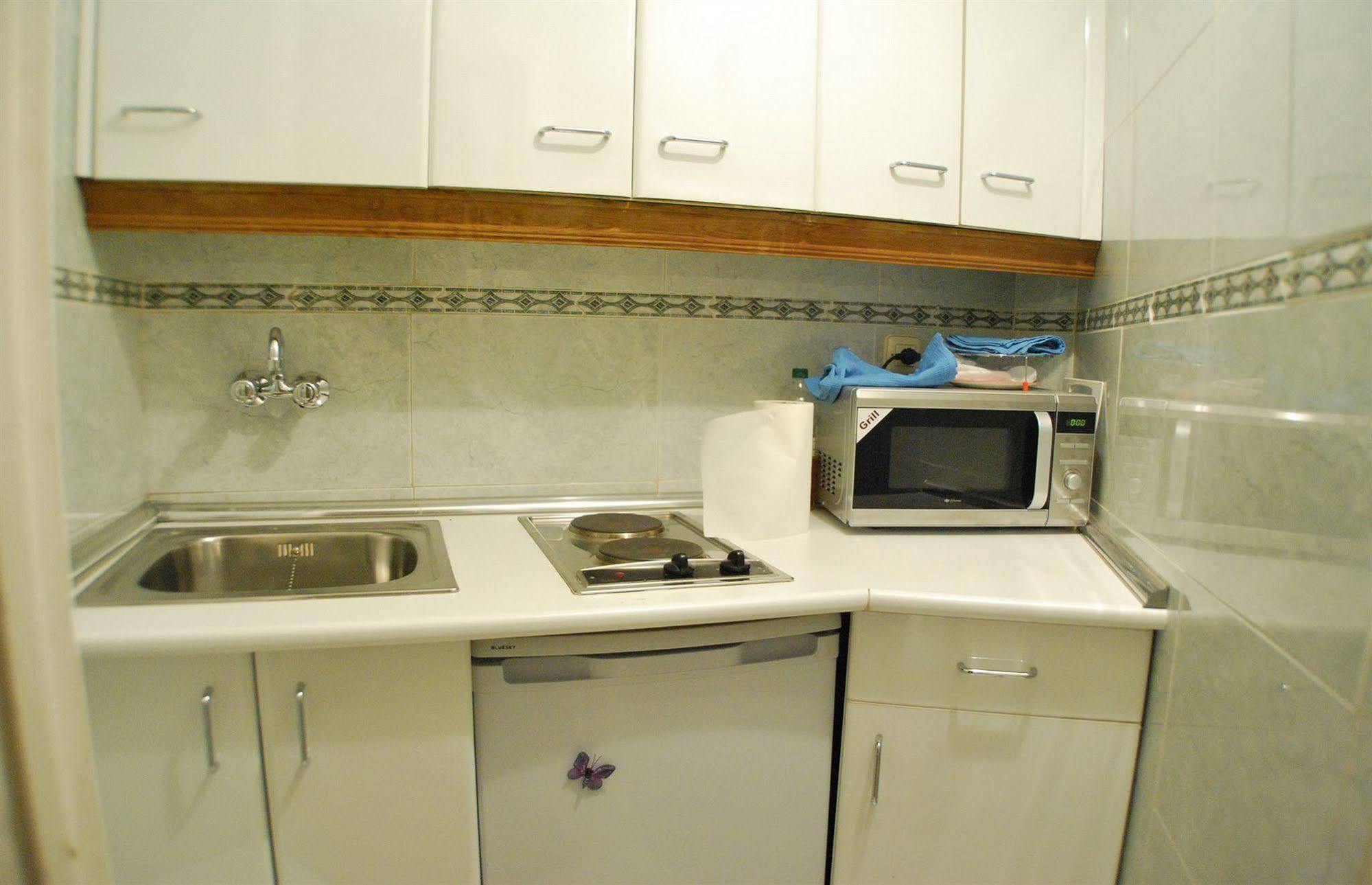 מדריד Apartamentos Aqui Me Quedo מראה חיצוני תמונה