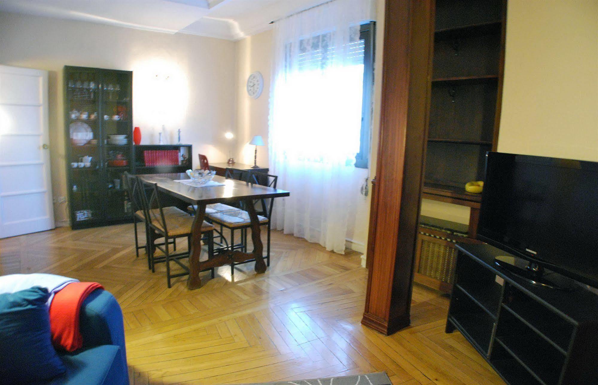 מדריד Apartamentos Aqui Me Quedo מראה חיצוני תמונה