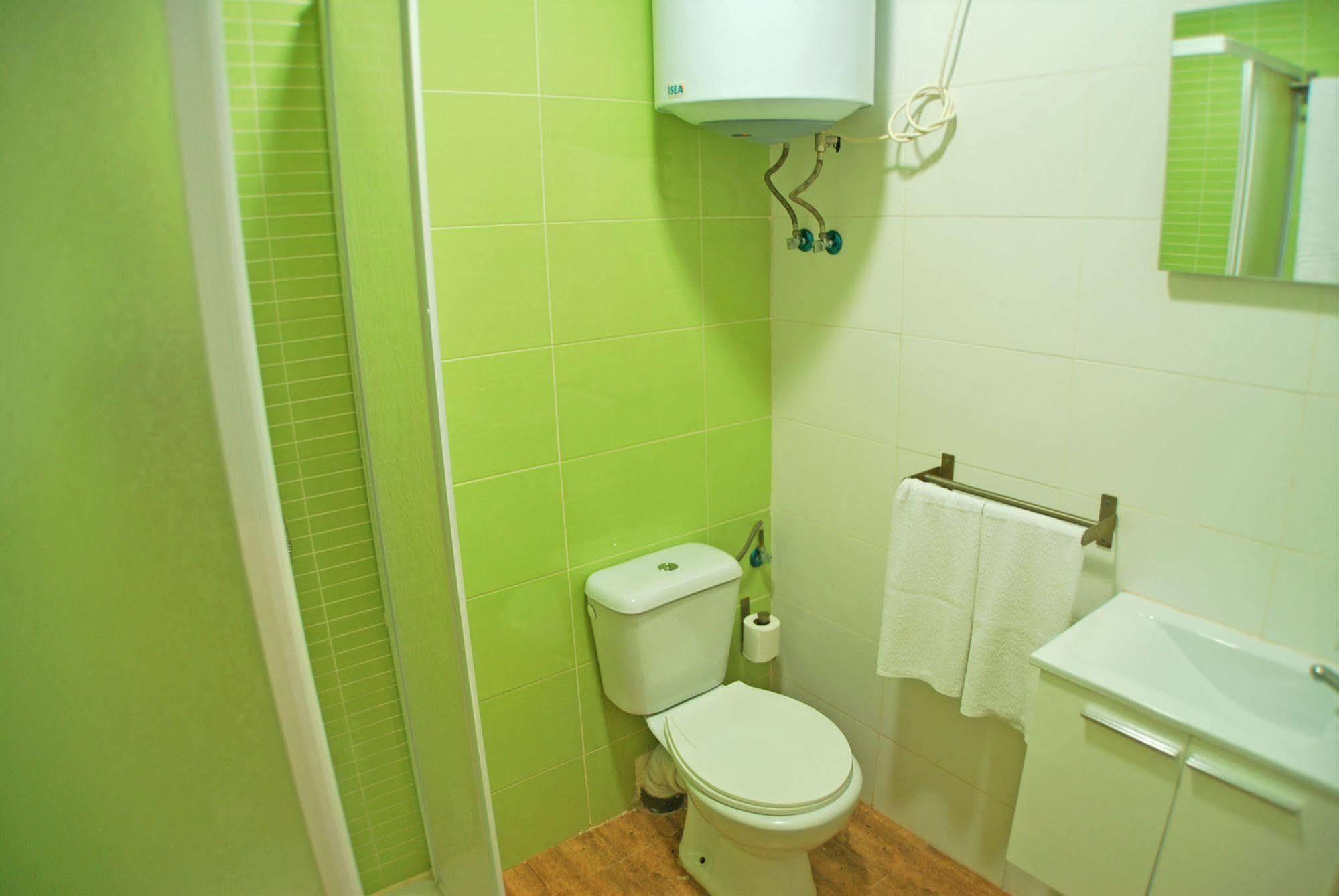 מדריד Apartamentos Aqui Me Quedo מראה חיצוני תמונה