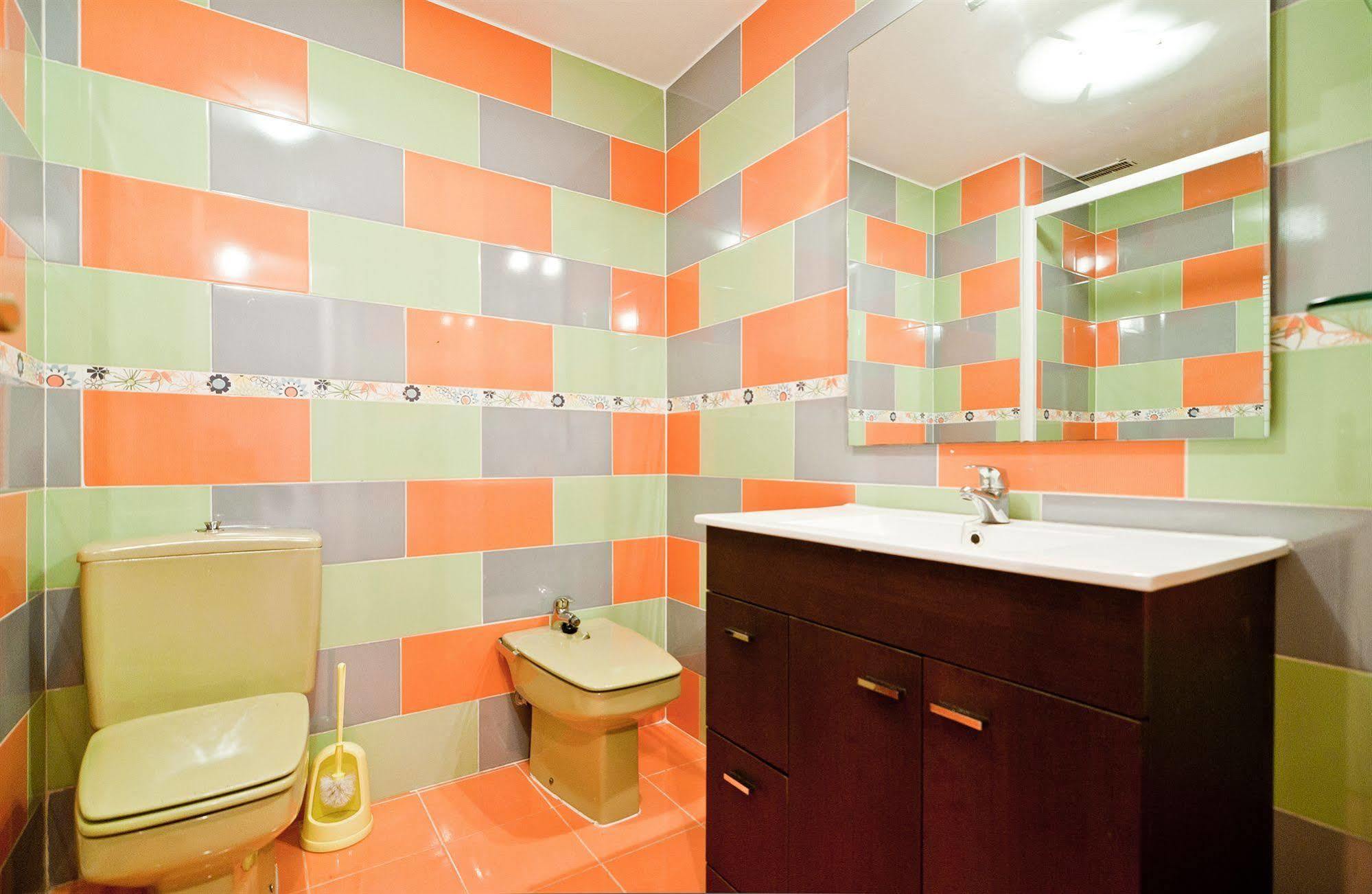 מדריד Apartamentos Aqui Me Quedo מראה חיצוני תמונה